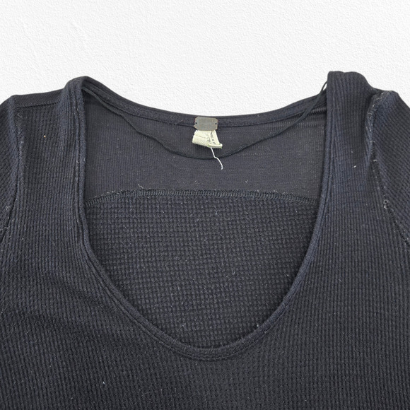 We The Free Black Waffle Knit Thermal Top Thumbholes Layered Hem Size Medium - Picture 3 of 9